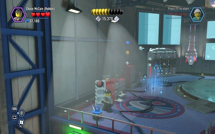 Collect three objects and place them in the generator on the right side of the room - The hangar | Walkthrough - Chapter 7 - LEGO City: Undercover Game Guide