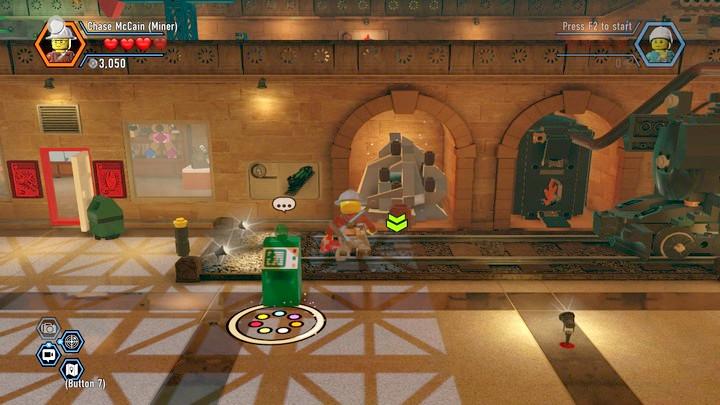 Blow up the heap of silver blocks - Museum burglary | Walkthrough - Chapter 10 - LEGO City: Undercover Game Guide