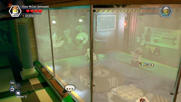 Press the action key to put the hand into motion and then, press it again to stop it in a given position. - Museum burglary | Walkthrough - Chapter 10 - LEGO City: Undercover Game Guide