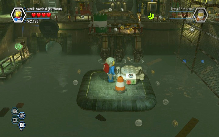 Use the teleport near the water - Secrets in the bank | Walkthrough - Chapter 6 - LEGO City: Undercover Game Guide