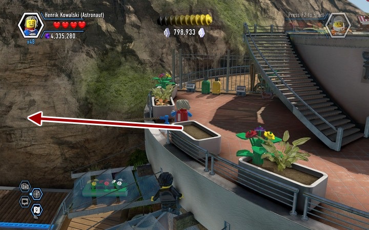 Use the rope at the top floor to reach the teleport - Secrets in Blackwells mansion | Chapter 13 | Walkthrough - Chapter 13 - LEGO City: Undercover Game Guide