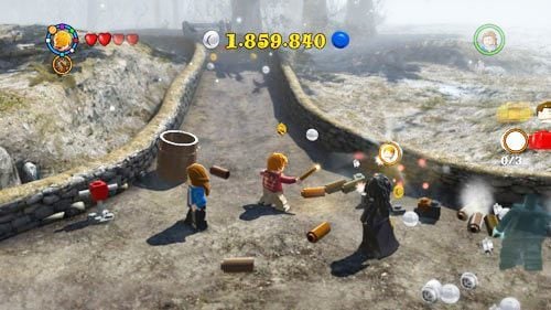 Find a basket on the road, it is located in front of a postal owl - Harry Potter Years 5-7: Tokens - Hogwarts, part 1 - Tokens - LEGO Harry Potter Years 5-7 Guide