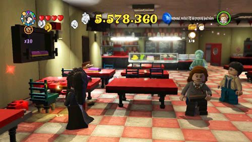 Find a locker on the left and open it with black magic - Harry Potter Years 5-7: Tokens - London, part 2 - Tokens - LEGO Harry Potter Years 5-7 Guide