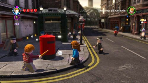 There is a red mailbox at the intersection, shoot it and a student will jump out - Harry Potter Years 5-7: Students in Peril, part 1 - Other collectibles - LEGO Harry Potter Years 5-7 Guide