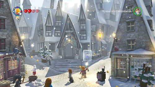 A frozen student is standing not far from the entrance to the pub - Harry Potter Years 5-7: Students in Peril, part 1 - Other collectibles - LEGO Harry Potter Years 5-7 Guide