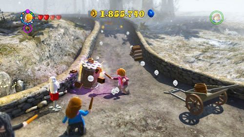Along the way, you can see a barrel secured with a silver lock - Harry Potter Years 5-7: Students in Peril, part 1 - Other collectibles - LEGO Harry Potter Years 5-7 Guide