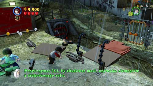Approach the pile of bricks and use the K key to build a bridge - Harry Potter Years 5-7: Dark Times, part 1 - Year 5 - LEGO Harry Potter Years 5-7 Guide