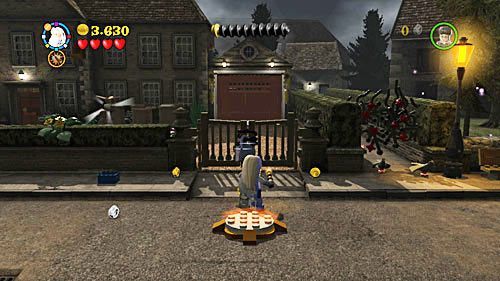 On the other side there is a gate closed with a silver padlock, destroy it with RD spell - Harry Potter Years 5-7: Out of Retirement - Year 6 - LEGO Harry Potter Years 5-7 Guide