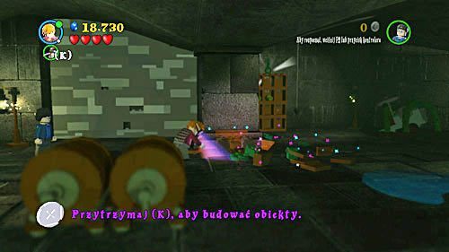 Approach the chest with glasses, take one pair of glasses and go further to the right - Harry Potter Years 5-7: DOBBY! - Year 7 - LEGO Harry Potter Years 5-7 Guide