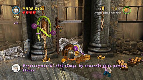 Once again, with the help of a Goblin, you have to approach a similar mechanism on the left - Harry Potter Years 5-7: The Thiefs Downfall - Year 7 - LEGO Harry Potter Years 5-7 Guide