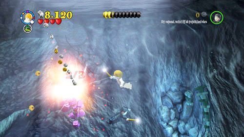 Destroy all four jellyfish under the water to get the first crest fragment - Harry Potter Years 5-7: Sword and Locket - secrets, collectibles - Year 7 - LEGO Harry Potter Years 5-7 Guide