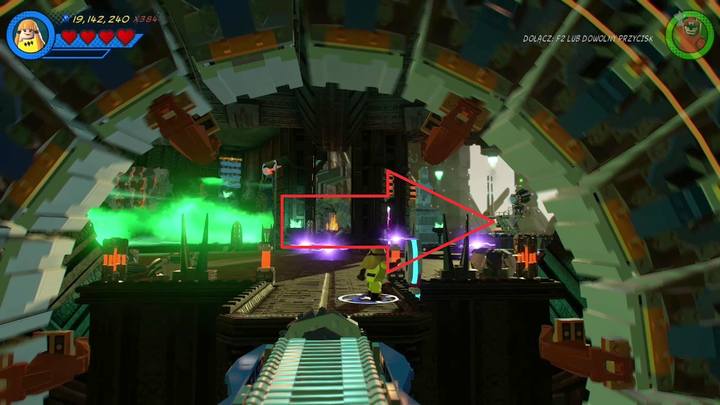 The eighth minikit is behind the megaphone, in the place marked with an arrow on the above picture - LEGO Marvel 2: Mission 14 - Halo, is it Kree Youre Looking For Secrets - LEGO Marvel 2: Mission secrets - LEGO Marvel Super Heroes 2 Game Guide