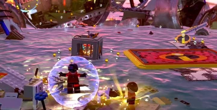 The box on the water must first be modified by building a handle on it and pulling it out with Elastigirl. - Above Parr - Level 11 in LEGO The Incredibles Walkthrough - Walkthrough - LEGO The Incredibles Game Guide