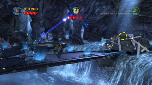 Pass the terminal and move to the right - Unwelcome Guests | Walkthrough - Walkthrough - LEGO Batman 2: DC Super Heroes Game Guide & Walkthrough