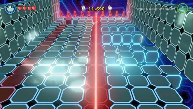 This mission consists in surviving on the arena for a given amount of time, without receiving any damage - Virtual Reality missions - Batcave - secrets - LEGO Batman 3: Beyond Gotham - Game Guide and Walkthrough