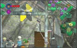 Go to the end of the room, jump onto the flower and from it onto the wardrobe - LEGO Harry Potter Years 1-4: Hogwarts Bonuses - Walkthrough - Secrets and Collectibles - LEGO Harry Potter Years 1-4 Guide & Walkthrough
