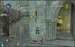 Use (DM) on the red armour by the gate and jump onto the broom - LEGO Harry Potter Years 1-4: Hogwarts Bonuses - Walkthrough - Secrets and Collectibles - LEGO Harry Potter Years 1-4 Guide & Walkthrough