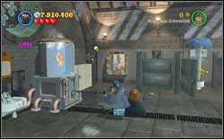 Gryffindor (red): After getting the shellfish from the tank, pull the chain to get the crest - LEGO Harry Potter Years 1-4: Year 4 Bonuses - Walkthrough - Secrets and Collectibles - LEGO Harry Potter Years 1-4 Guide & Walkthrough