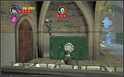 Madam Malkin: In the bathroom on the shelf on the left you will find a blockade - remove it with (RD) - LEGO Harry Potter Years 1-4: Year 1 Bonuses - Walkthrough - Secrets and Collectibles - LEGO Harry Potter Years 1-4 Guide & Walkthrough