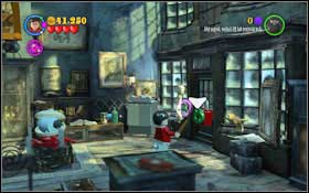 Use all the bricks to create a sword, which you should then send to the wizard running from the dragon on the painting - LEGO Harry Potter Years 1-4: Year 2 Part 1 - Walkthrough - Walkthrough - LEGO Harry Potter Years 1-4 Guide & Walkthrough