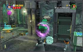 Once the fish creeps to the second aquarium (with a skull), once more use the Wingardium Leviosa on the fish - LEGO Harry Potter Years 1-4: Year 2 Part 2 - Walkthrough - Walkthrough - LEGO Harry Potter Years 1-4 Guide & Walkthrough
