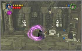 Use magic on the painting - the wizard will give you a circle, which you should then mount and jump onto it - the second staircase will change position - LEGO Harry Potter Years 1-4: Year 2 Part 2 - Walkthrough - Walkthrough - LEGO Harry Potter Years 1-4 Guide & Walkthrough