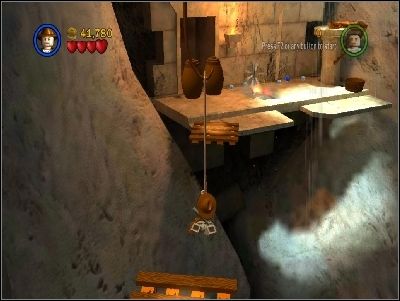 Use your whip on the highlighted place - Chapter 4 - The Well of Souls - part 2 - Riders of the Lost Ark - LEGO Indiana Jones: The Original Adventures - Game Guide and Walkthrough