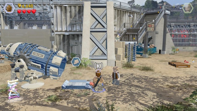 After you destroy the car, approach it and build the pig launcher - Welcome to the Jurassic World | Jurassic World - walkthrough - Jurassic World - walkthrough - LEGO Jurassic World Game Guide & Walkthrough