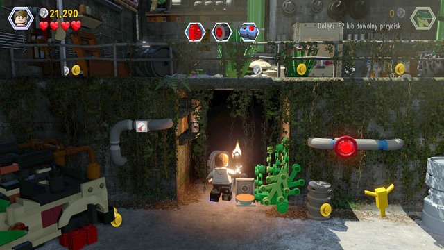 At the other side of the fence, you will have to fix the car - Out of Bounds | Jurassic World - walkthrough - Jurassic World - walkthrough - LEGO Jurassic World Game Guide & Walkthrough
