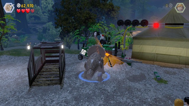 As the triceratops, approach the orange-glowing generators and use force to smash them - InGen Arrival | Jurassic Park - The Lost World - walkthrough - Jurassic Park - The Lost World - walkthrough - LEGO Jurassic World Game Guide & Walkthrough