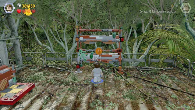As Grant, get to the right side, over the footbridge and cut through the plants blocking the access to the rope - Landing Strip | Jurassic Park III - walkthrough - Jurassic Park III - walkthrough - LEGO Jurassic World Game Guide & Walkthrough