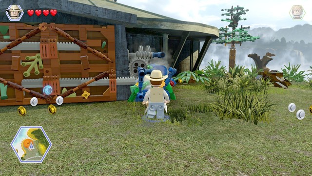 Make it over to the main gate and, as Grant, cut down the plants blocking the way to the mechanism - Birdcage | Jurassic Park III - walkthrough - Jurassic Park III - walkthrough - LEGO Jurassic World Game Guide & Walkthrough