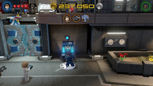 Walk to the left side as Maria Hill after a short cutscene and hack the terminal shown on the picture - A Loki Entrance - Walkthrough - LEGO Marvels Avengers - Game Guide and Walkthrough