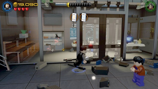 Once the short cutscene is over, walk as Stark to the robot on the left side of the laboratory and fix it - Lack of Insight - Walkthrough - LEGO Marvels Avengers - Game Guide and Walkthrough