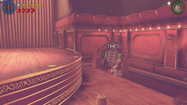 You will find Stan Lee on the right side from the scene - Stan Lee / Red brick - Anger Management - secrets - LEGO Marvels Avengers - Game Guide and Walkthrough