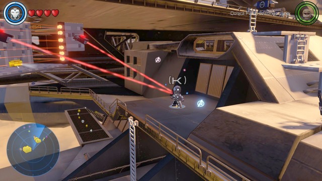 Land on the platform shown on the picture, switch character to Black Widow and scan the area - Golden bricks - S.H.I.E.L.D. Helicarrier - secrets - LEGO Marvels Avengers - Game Guide and Walkthrough