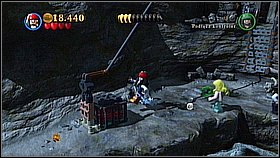 Move the dynamite using the planks [1] and put it on the elevator - Whitecap Bay - walkthrough - On Stranger Tides - LEGO Pirates of the Caribbean: The Video Game - Game Guide and Walkthrough