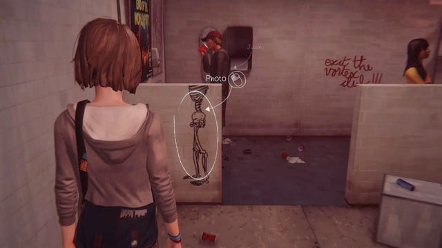 Photo #10 - Life is Strange: Dark Room - photos - Choices and decisions - Life is Strange Game Guide & Walkthrough