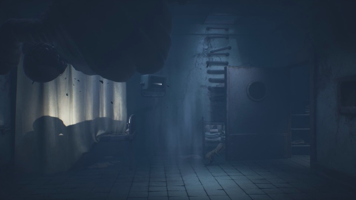 Your opponent is distracted – sneak back to the morgue - Little Nightmares 2: Escape - Chapter 3 Hospital walkthrough - Chapter 3 - Hospital - Little Nightmares 2 Guide