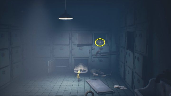 Take out the lower stretcher and use them to jump and get the fuse - Little Nightmares 2: Escape - Chapter 3 Hospital walkthrough - Chapter 3 - Hospital - Little Nightmares 2 Guide