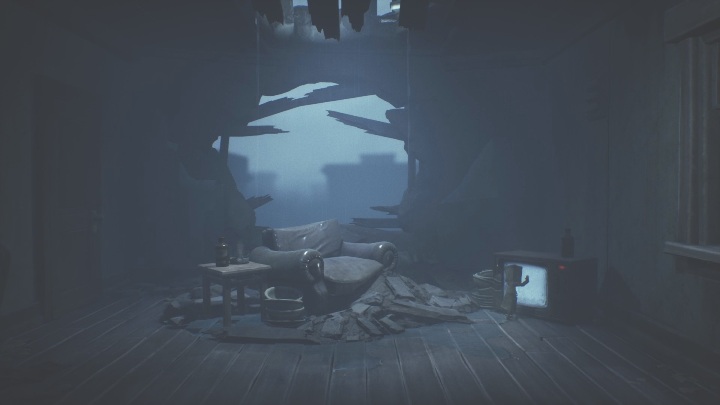 Then turn on the TV located next to the chair and use it to transport yourself onwards - Little Nightmares 2: Building - Chapter 4 walkthrough - Chapter 4 - Getting to the Tower - Little Nightmares 2 Guide