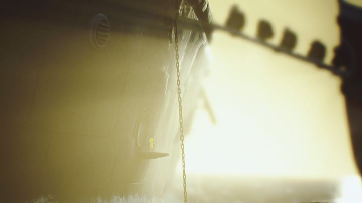 Grab the chain and climb. - Little Nightmares: Enter the dining hall - walkthrough - The Guest Area - Little Nightmares Game Guide