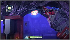 Alternative version - if you have the mentioned sticker, you will get the Creatinator right beside the respawn point, behind the flamethrower - Bang for Buck - p. 1 - The Factory of a Better Tomorrow - LittleBigPlanet 2 - Game Guide and Walkthrough