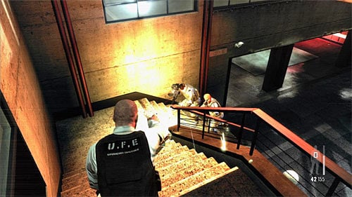 After regaining control, make a slow motion jump aiming at the policemen going upstairs - Chapter XIII - p. 5 - Walkthrough - Max Payne 3 Game Guide & Walkthrough