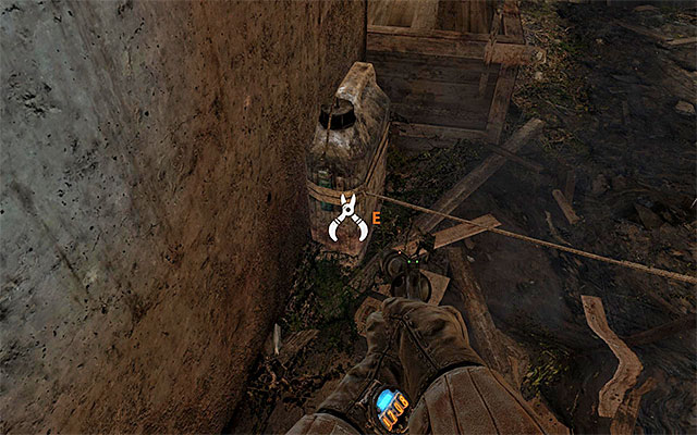 Stop, when you get to the new corridor, because there is a line trap hidden here - Find and save Pavel (2) | Chapter 6: Facility - Chapter 6: Facility - Metro: Last Light Game Guide