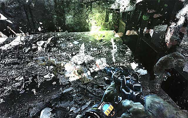 If you want to, you may take the ramp to the lower level to examine the area more thoroughly - Scale the bridge and find the crossing (1) | Chapter 24: Bridge - Chapter 24: Bridge - Metro: Last Light Game Guide