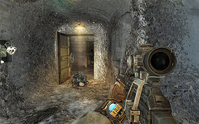 The fact that you are pushing the train does not mean that you should neglect the side areas that are suitable for a more thorough exploration - Use the railcar to push the train out of the way | Chapter 12: Regina - Chapter 12: Regina - Metro: Last Light Game Guide