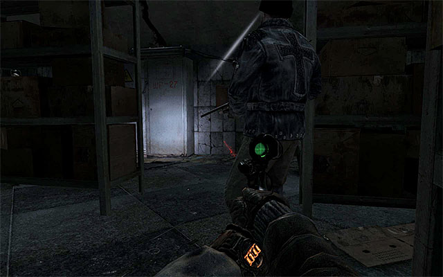 Watch out for two guards coming your way - Find Pavel in Venice | Chapter 15: Venice - Chapter 15: Venice - Metro: Last Light Game Guide