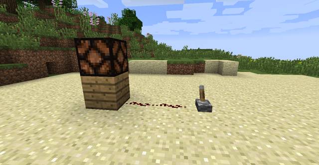The circuit is ON - Minecraft: Redstone Circuits - basic - Basic Redstone Circuits - Minecraft Guide