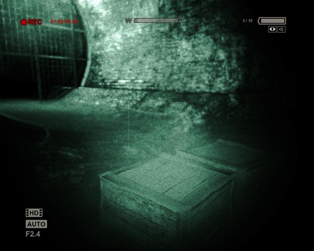 The gate on the left hides a way through - Sewer | Walkthrough - Walkthrough - Outlast Game Guide & Walkthrough
